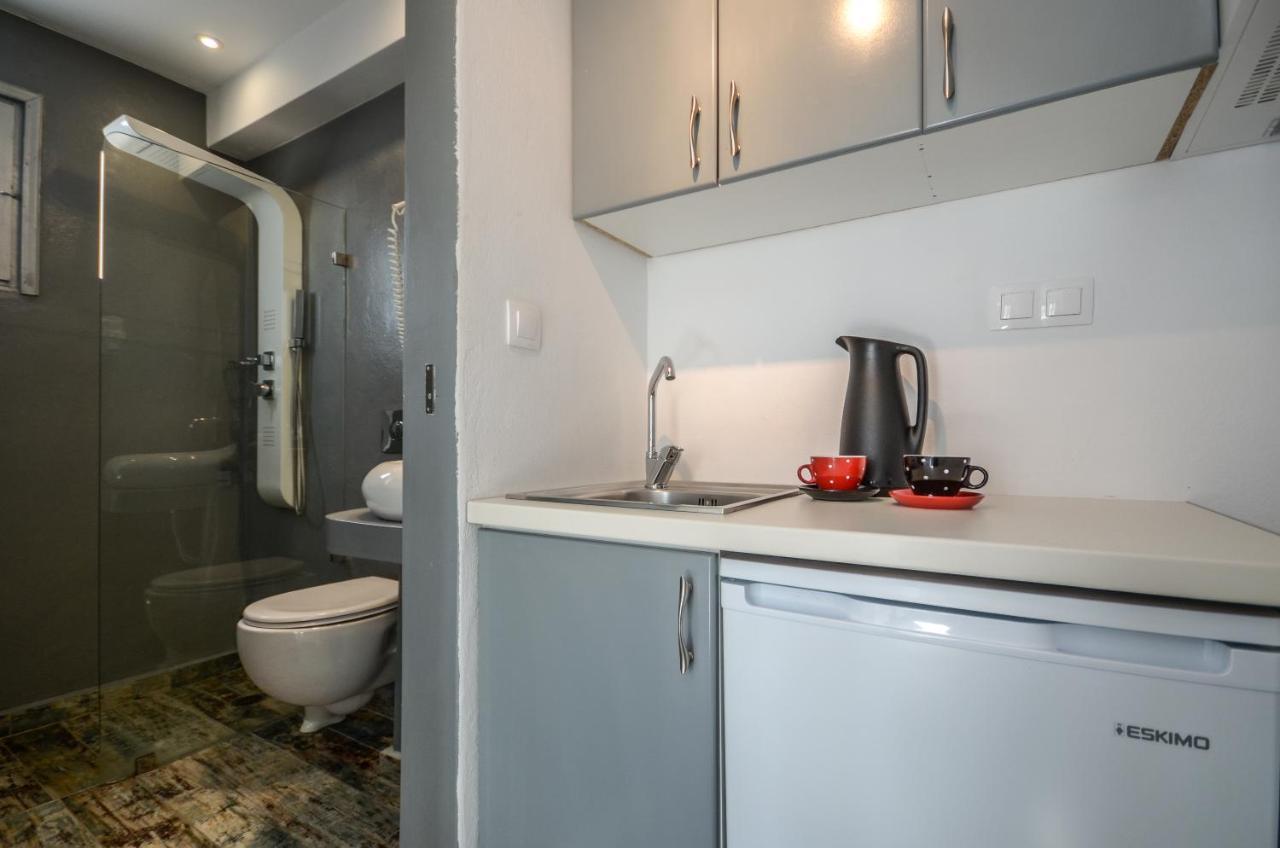 Depis Apartments & Suites Naxos City Екстер'єр фото