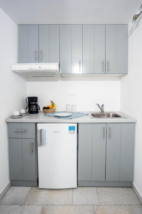 Depis Apartments & Suites Naxos City Екстер'єр фото